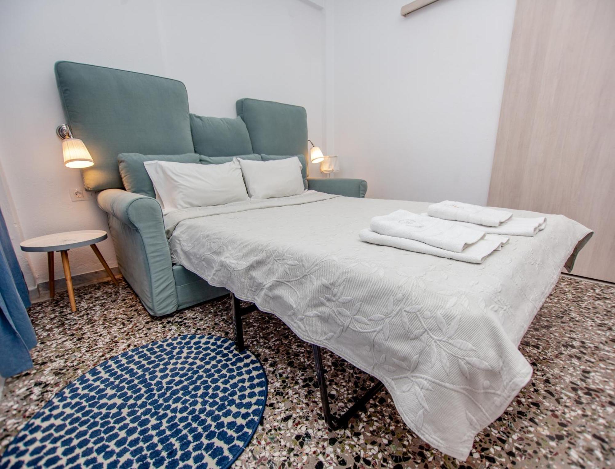 T H E Berlin Studios And Suites Vrasná Kültér fotó