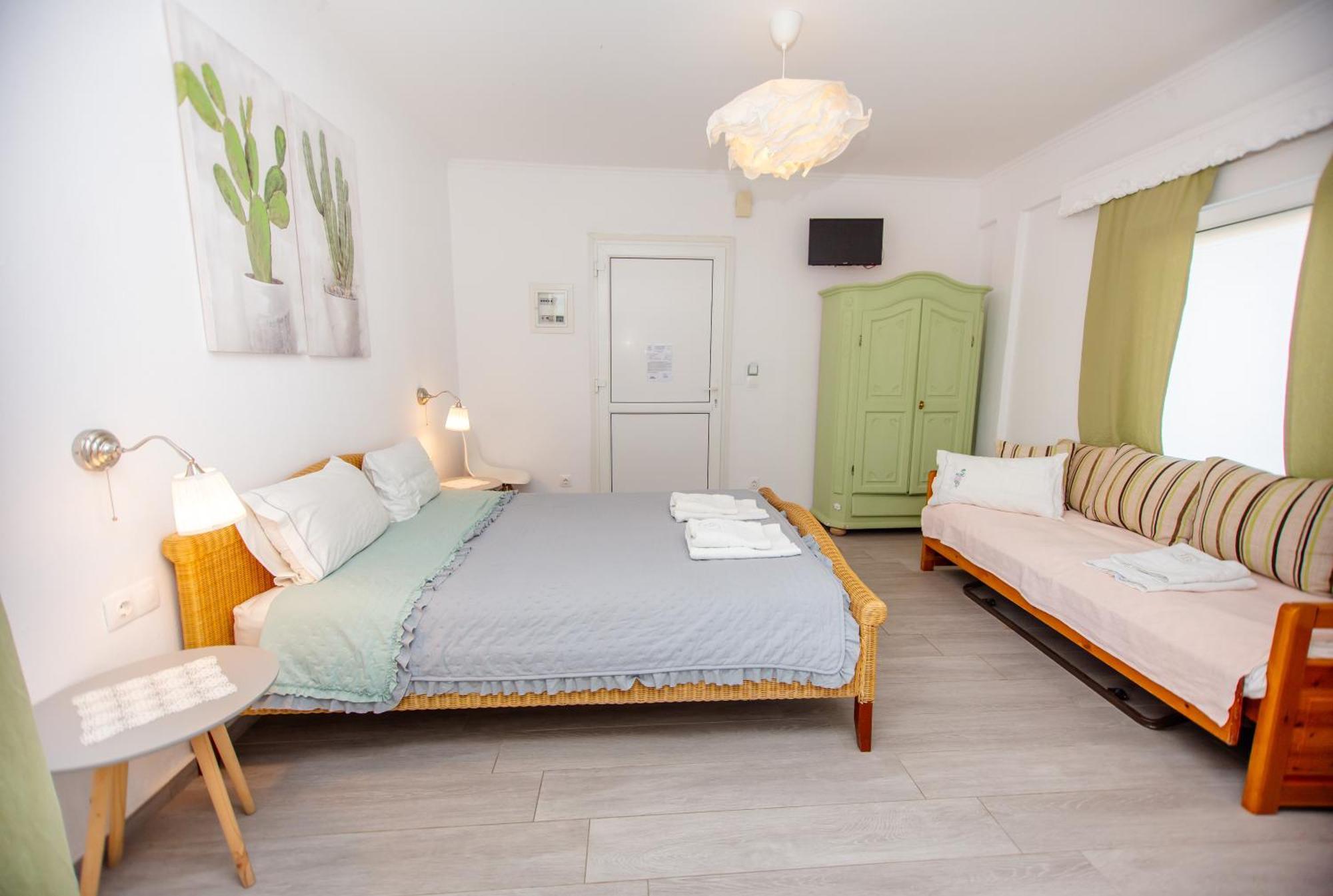 T H E Berlin Studios And Suites Vrasná Kültér fotó